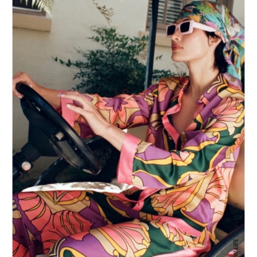 ZARA BLOGGER FAV PRINTED pocket shirt satin style colorful size shirt M pants S